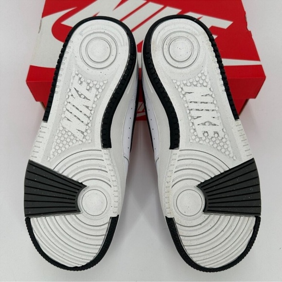 Nike Women's Gamma Force Sneakers sz 7.5 Lace-Up Shoes White/Black DX9176-100 - Picture 9 of 10